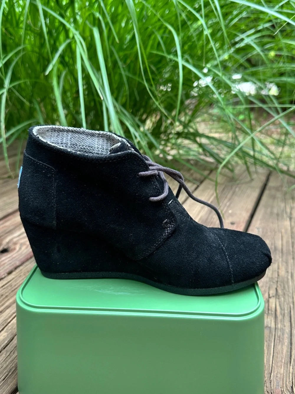 Toms desert wedge